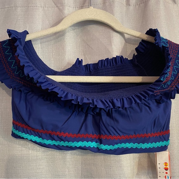 NWT Top RED CARTER Women Girl
Smocked Off the Shoulder Blue Red
Swim  Size Small - Picture 2 of 6
